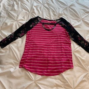 LAST CHANCE! Bottom $ Stripe and floral 3/4 sleeve